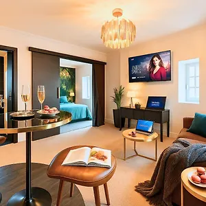 Suites Royales - Tullins Hypercentre - Clim & Parking Apartment Tullins